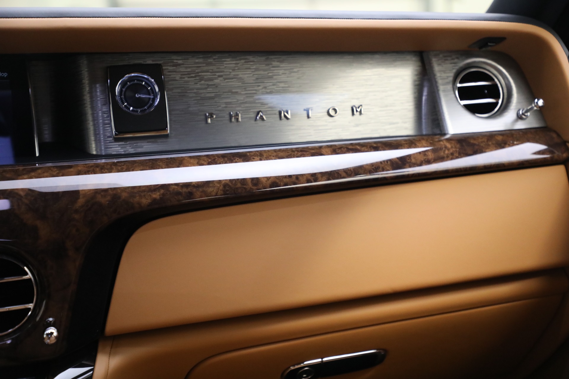 The V12 Rolls Royce Phantom. In stock at Galleywood now ✨🙏🏼 #rollsro